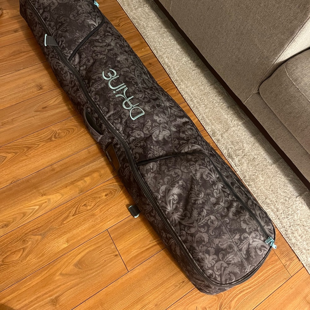 Dakine Women’s snowboard bag